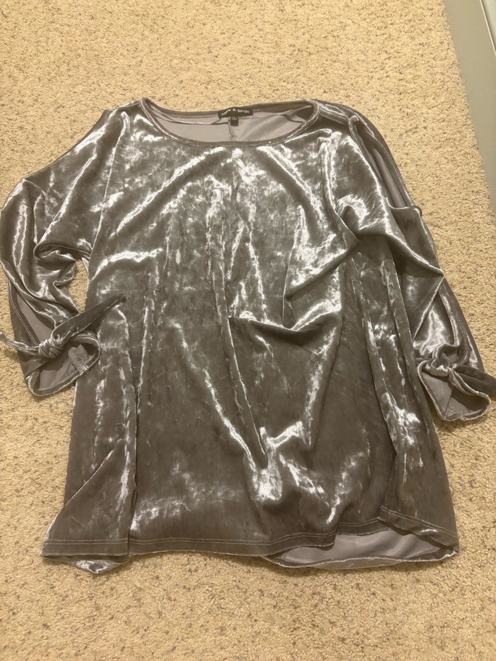 Cable & Gauge Silver Crushed Velvet Tie-Sleeve Tunic